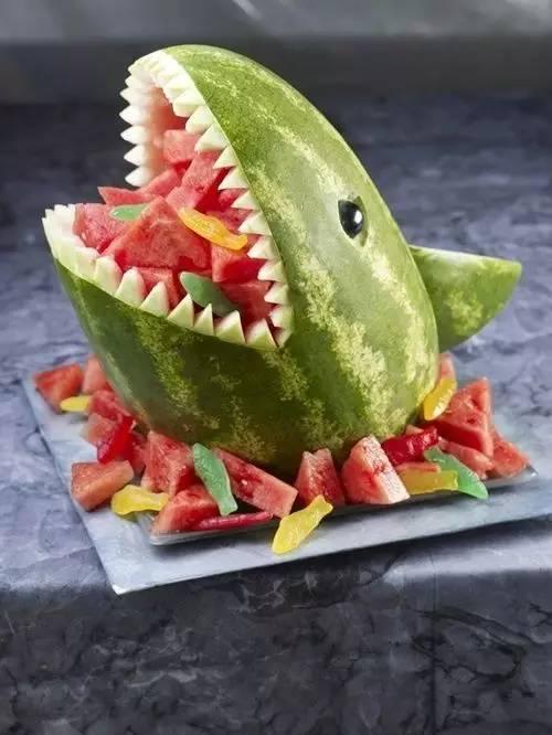 鹰酱吃瓜